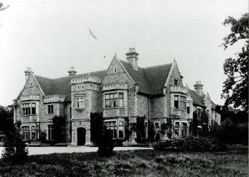 Bromham House from the south west in 1903 [Z50/21/25]